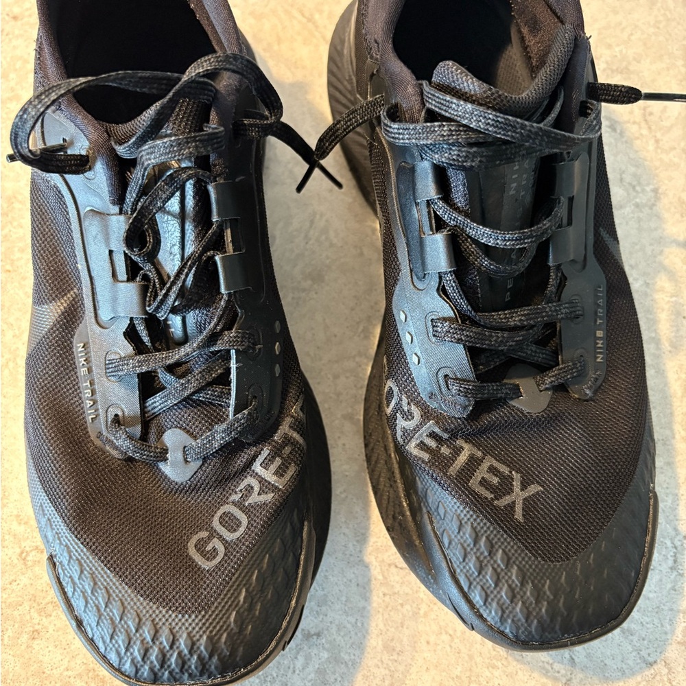 Nike Pegasus Trail 4 GORE-TEX Black Waterproof Men's Running Shoes - Picture 2 of 4